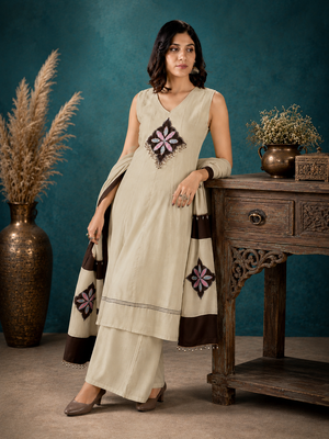 Off-White Mal Chanderi Straight Kurta Set with Patchwork Applique Dupatta